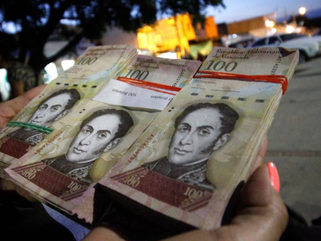 Il Venezuela ha finito la carta per stampare i bolivares