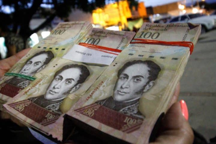 Il Venezuela ha finito la carta per stampare i bolivares