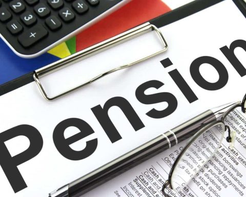 Pensioni anticipate 2024 o 2025 per i nati nel 1959, occhio alla scelta, perdi 1/3 di pensione