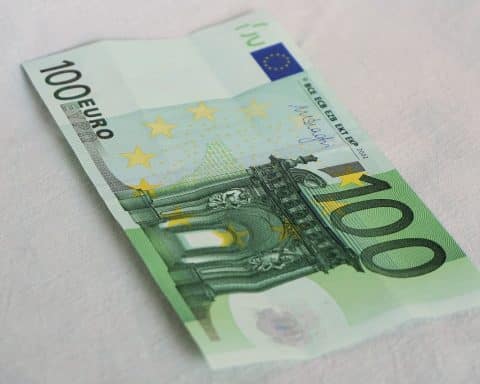 bonus natale 100 euro