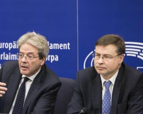 La Commissione europea approva la manovra dell'Italia sul rientro dal deficit eccessivo