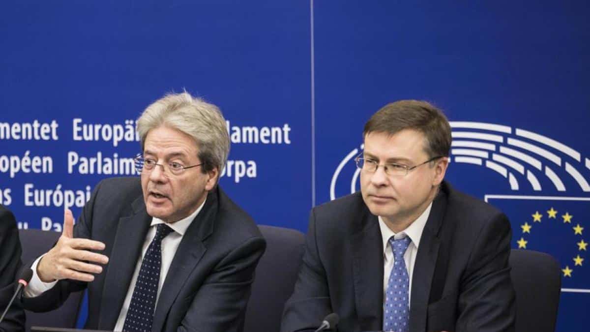 La Commissione europea approva la manovra dell'Italia sul rientro dal deficit eccessivo