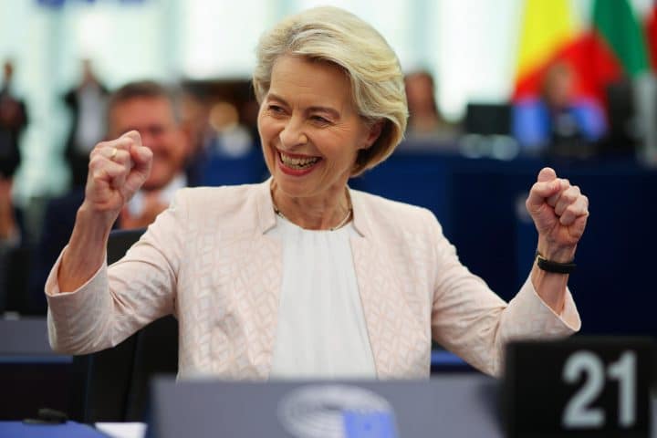 Ok al bis per la Commissione von der Leyen