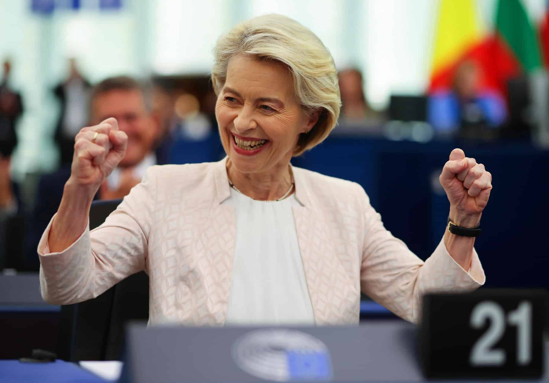 Ok al bis per la Commissione von der Leyen