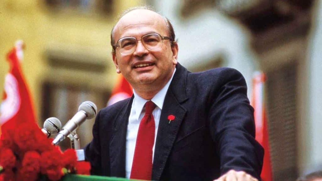 Bettino Craxi moriva in Tunisia 25 anni fa