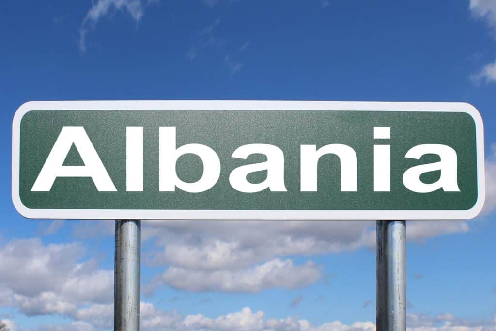 pensionati italiani albania