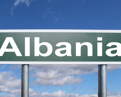 pensionati italiani albania