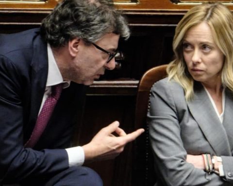 La prudenza sul riarmo a debito di Meloni e Giorgetti paga